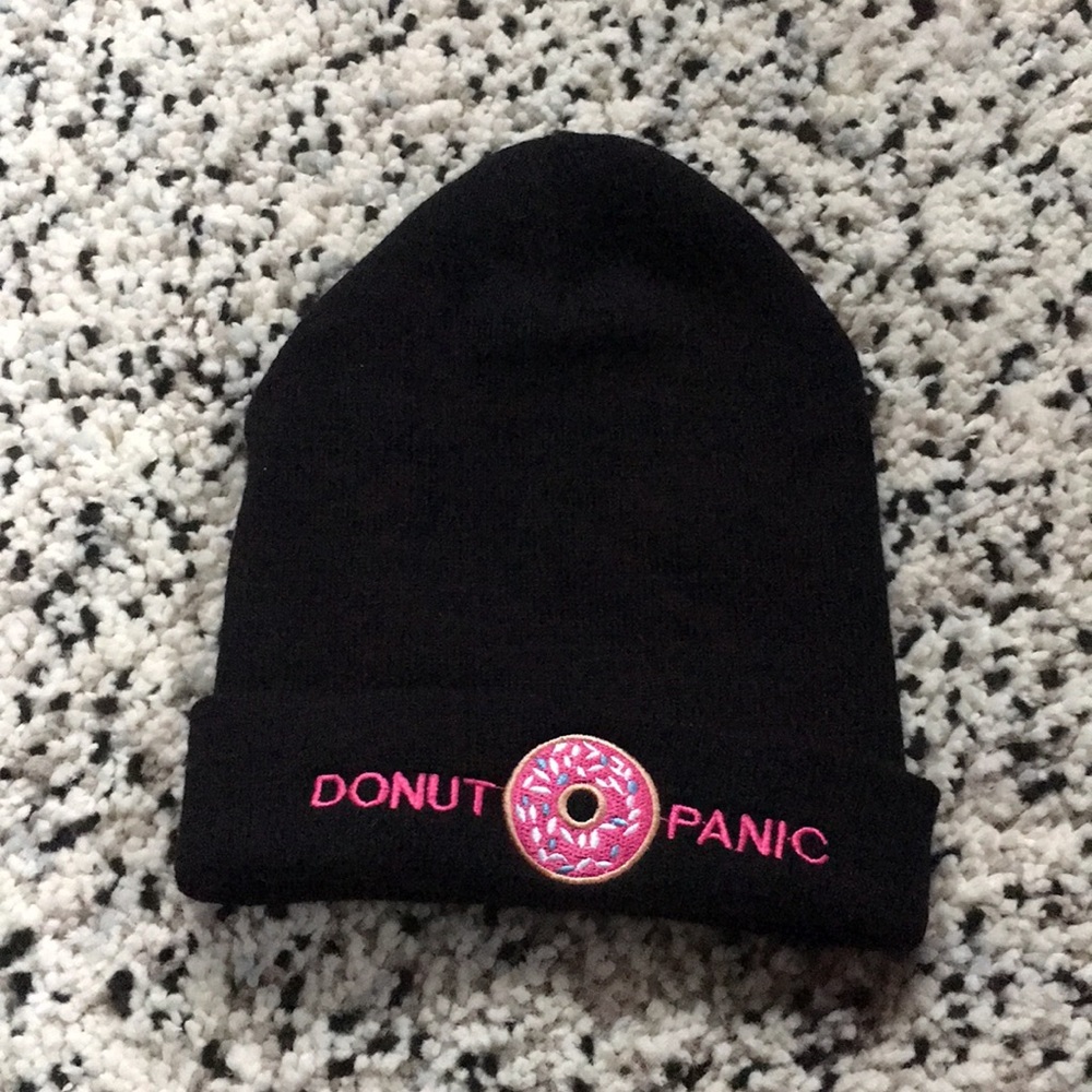 black donut beanie